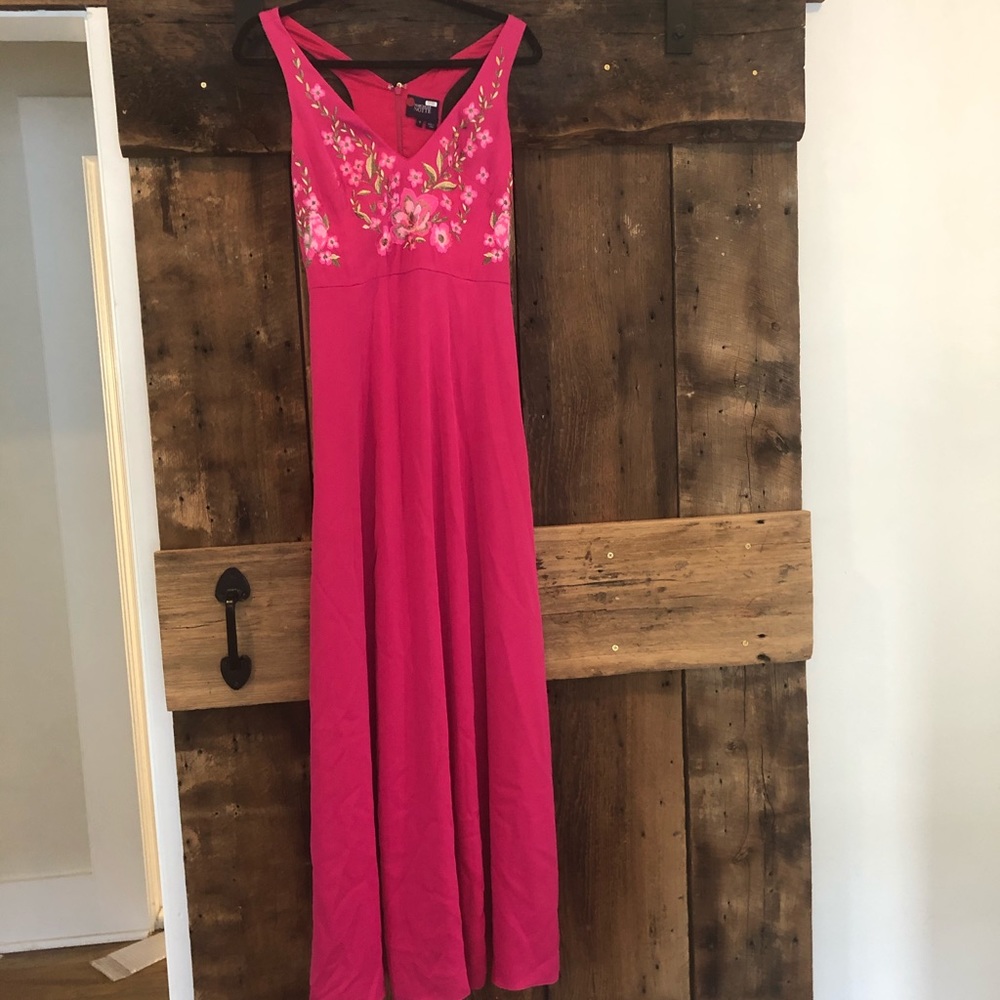 Marchesa Notte Sleeveless Floral Embroidered Gown